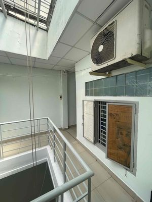Rooms for men, safe and safe.