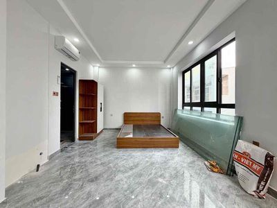 The studio apartment is five minutes away from vlu cs3.