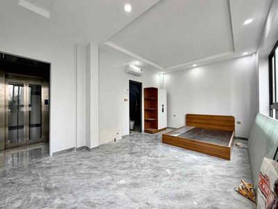 The studio apartment is five minutes away from vlu cs3.