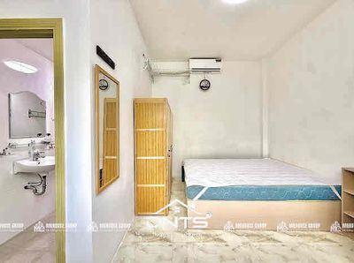 Rent the hotel room right at Tân Định--the University of Isb--open
