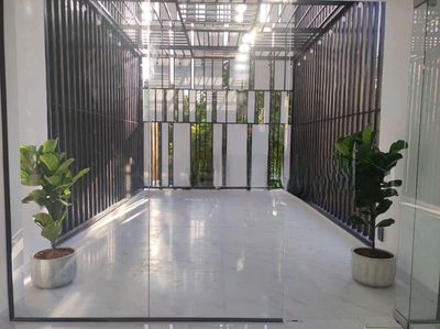Renting a Nguyễn Văn Cừ cash house in District 5.
