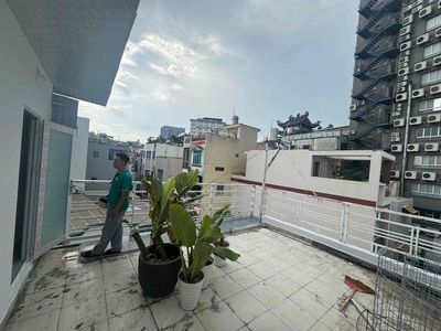 Two bedrooms, two bancol-full furniture, Phan Xích Long.