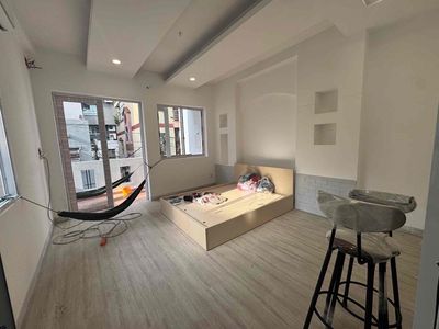 A 100 percent new kitchen Bancol right at Phan Xích Long.