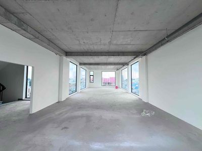 Rent the front building on Hoàng Diệu 2, the busiest Thủ Đức.