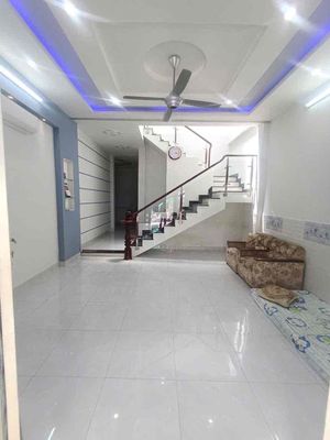 Rent a front house on số 4 Tam Phú. For 50 million a month.