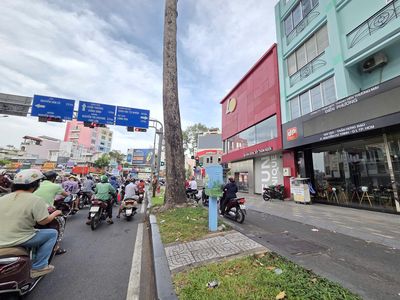 7.2 mx5 meters Trần Hưng Đạo Front House, District 1st Division for Rent