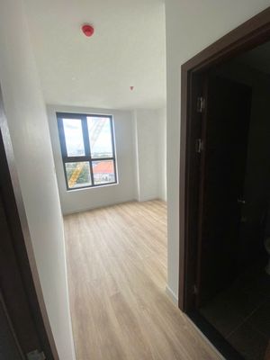 Rent two bedrooms 2 toilets 6 million new Eastern stops.