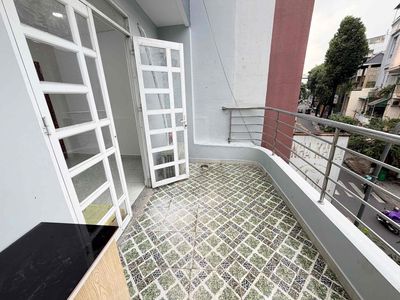 studio new interior - balcony - Nguyễn Thái Bình immediately