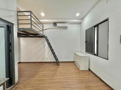 Room wide, open sky window 30 meters