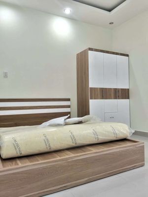 New service apartment, windows, large interiors, 803 htp cars.