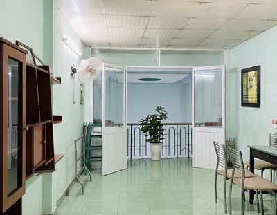 Rooms are big, neat, long-time residents, no loud, no drinking.