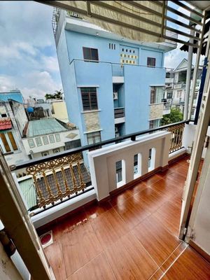 Rent a four-story-to-one car alley.