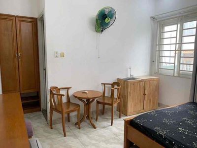 This is the top room. I'm clear. I can move in.