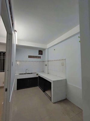 House 1 .1 3rd floor bedroom 5 x 12 m car lane 793 spring spring