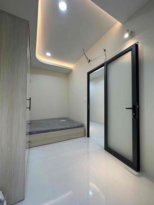 Open up the studio/a padded bedroom. Đào Duy Anh