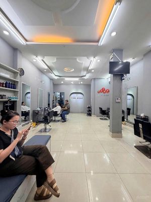 Rent a Đồng Nai District of 10.5 X18 M M 3th floor, 45 million.