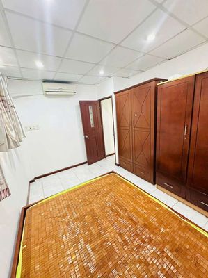 There's an internal 7th. 1 st.1 second floor bedroom 4 x14 m đường số.770 Tân Quy.
