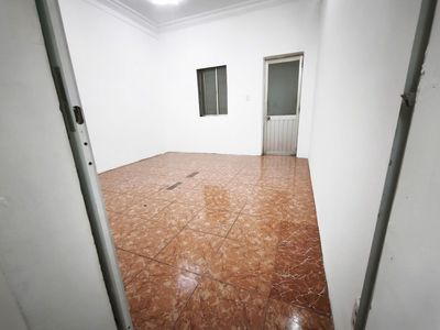 rents the entire house to a nice, suitable business & office