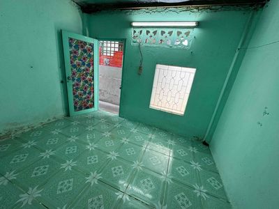 The owner rents a super-priced room of 750 grand a month.