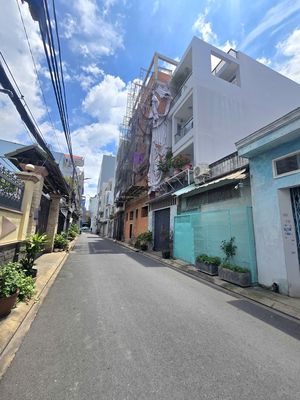 Rent the entire alleyway of 8 meters Thoại Ngọc Hầu. area 6 x15-degree Level 4