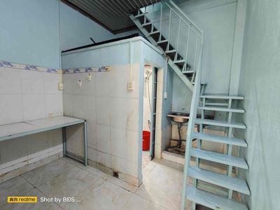 1 st 1 st 1st floor 2 bedroom a hbc toilet near the University of Law 6 million