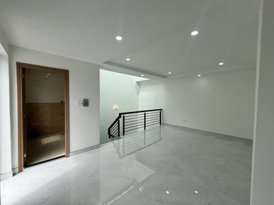 Rent 6 x 20 m Lakeview City for 30 million, complete four bedrooms, 5 toilets.
