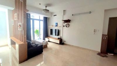 Ruby Garden 2 bedrooms, 2 full balconies 89 mm2 at 10 million a month, can stay right there.