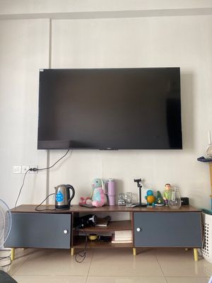 There's one room in the room for Nam to rent.