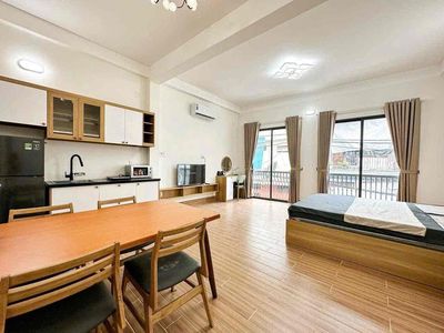 Rent a room wide enough. 37 meters by the market.