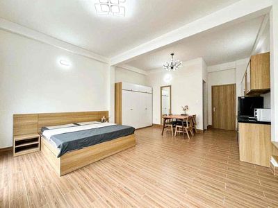 Rent a room wide enough. 37 meters by the market.