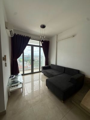 Fast hot, Luxcity fast. Two bedrooms. Two empty toilets, 11 million a month.