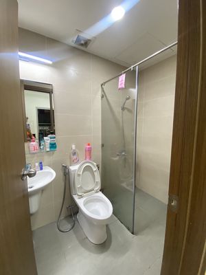 We need to find someone to rent the Luxcity 55 meters a bedroom. A full-on toilet just 10 million a month.