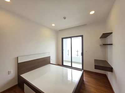 Three-year-old apartment, two toilets, only 24 million view of the Royal Park.