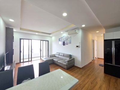 Three-year-old apartment, two toilets, only 24 million view of the Royal Park.