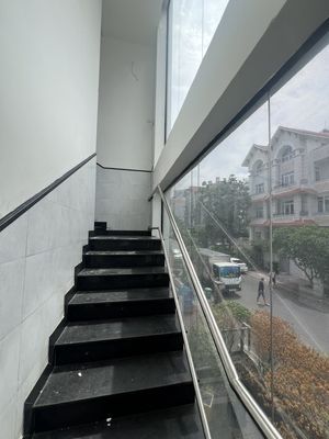 Rent a villa on the corner of Him Lam City Ten.
