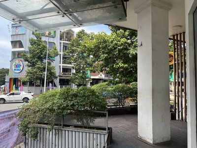 Rent a villa on the corner of Him Lam City Ten.