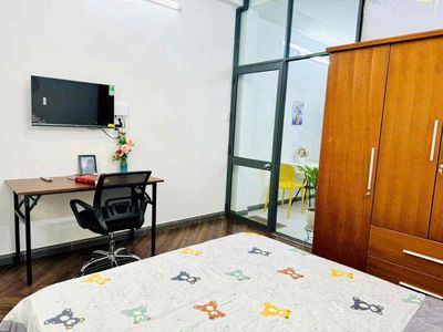 One bedroom, Nguyễn Hữu Cảnh is a long way from being empty.
