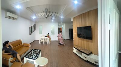 Rent a Phan Văn Trị apartment, district 5, 80 meters2, 3 bedrooms, 2 toilets.