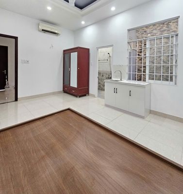 Room 25 m2 – full interior - sky window - Gò Vấp center