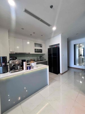Three bedrooms needed to be quickly rented.
