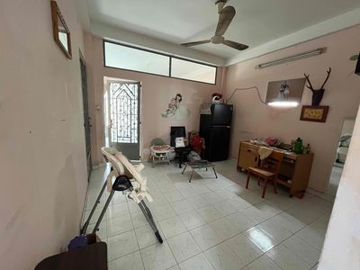 Let's rent the entire second floor, near uef School.
