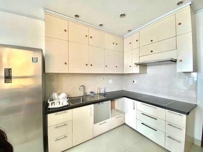 Central Plaza-City Service, Senior interior, 80 meters, 2 bedrooms, 13.5 million rent.