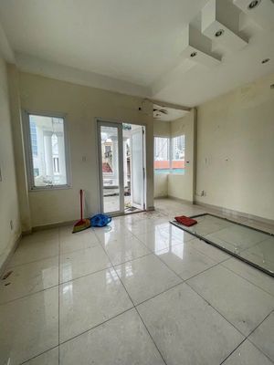 Pass 1/ cmt* 8 bedroom 6 toilet