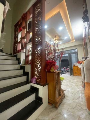 West house. Close to 56.4 bedrooms.