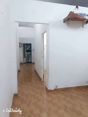 The house is close to a five-year-old. One bedroom.