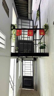 A balcony room 3 million 800 Lê Đức Thọ