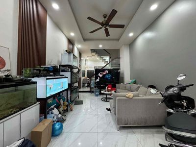 Rent an entire upper-level interior right over Âu Cơ-Tân Bình