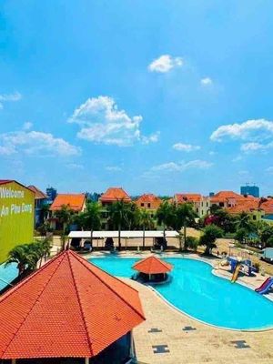 Rent the District Gardens 12 areas 4 x 16 1 3rd floor bedroom 5 Super-Land Gardens
