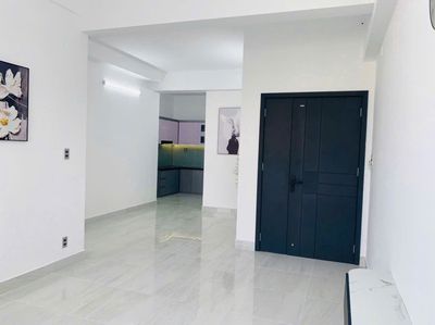 890 revolutions in August 3 – 82 M2 (two toilets bedroom) - price: 11 million a month.