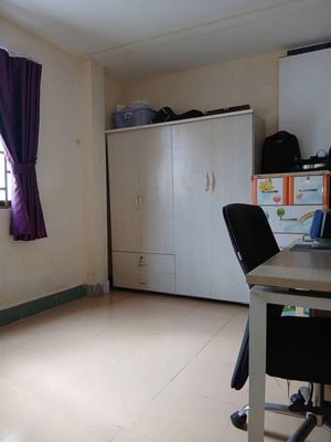 Phú Nhuận-- the room's good.